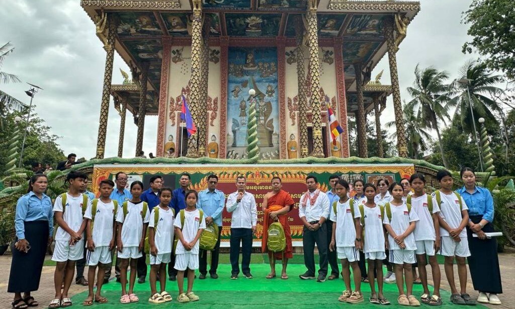 ក្រសួងអប់រំ ៖ សិស្សភៀសសឹកជាង ៩ ពាន់នាក់ បានចូលរៀនបណ្ដោះអាសន្នតាមគ្រឹះស្ថានសិក្សា ជាង ១.៦០០កន្លែង